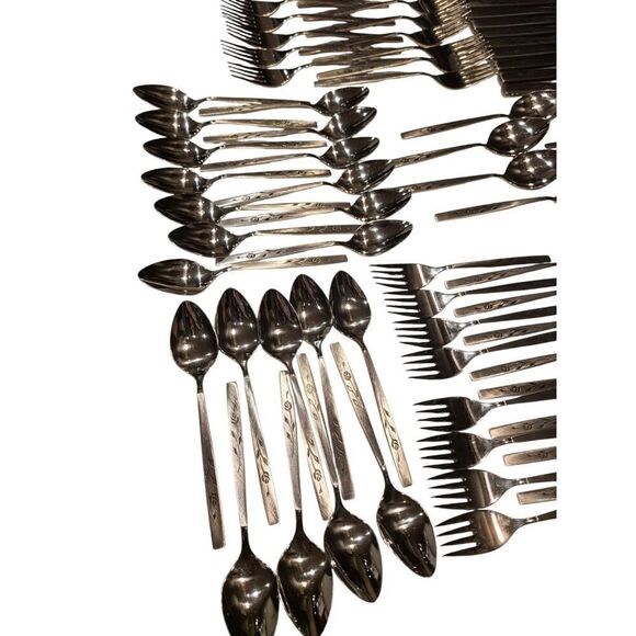 Oneidacraft Deluxe Stainless Capistrano Rose Floral Lot 74 Pieces Incl Serving - Picture 2 of 14